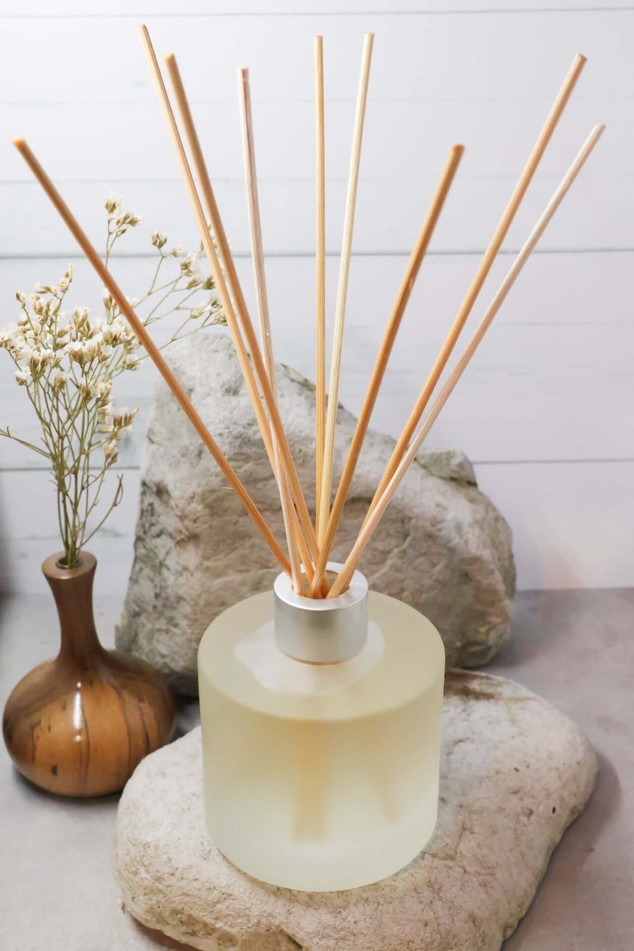 Crystal infused diffuser with wicks of the fragrance Blood Orange and Goji Berry