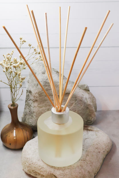 Crystal infused diffuser with wicks with the fragrance Ylang Ylang and Lavender